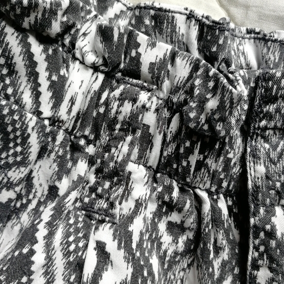 AMERICAN EAGLE Aztec Soft Shorts Paperbag waist Shortie 00 AE - Picture 8 of 8